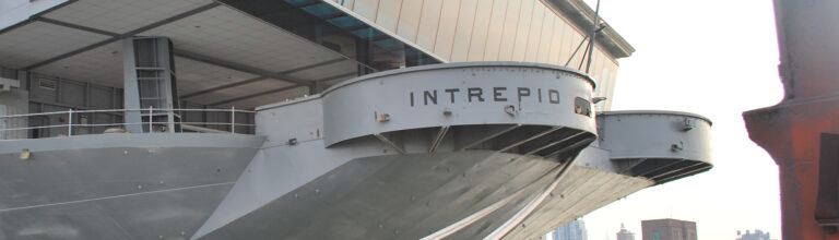 Visita al USS Intrepid