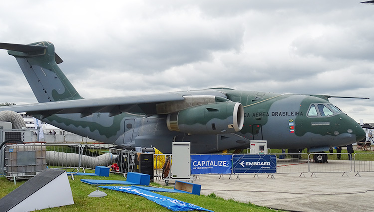 KC-390 por Phil Cater “El Pucaloco”