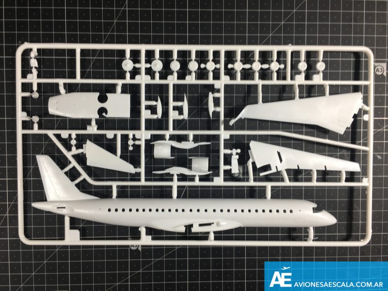 Embraer190_revell_11 Embraer190_revell_11