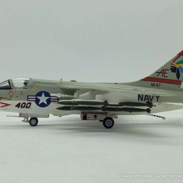 A7-E/H Corsair II – foto 4
