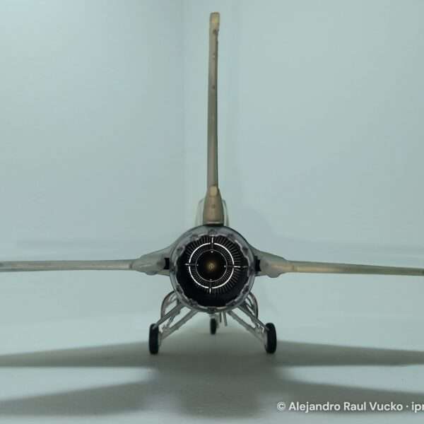 General Dynamics F-16N “Top Gun” – foto 3