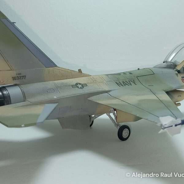 General Dynamics F-16N “Top Gun” – foto 4