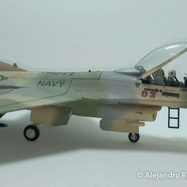 General Dynamics F-16N “Top Gun” – foto 5