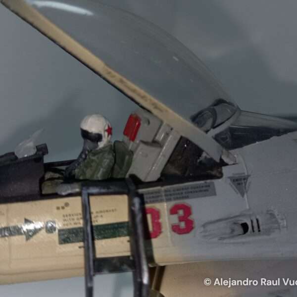 General Dynamics F-16N “Top Gun” – foto 6