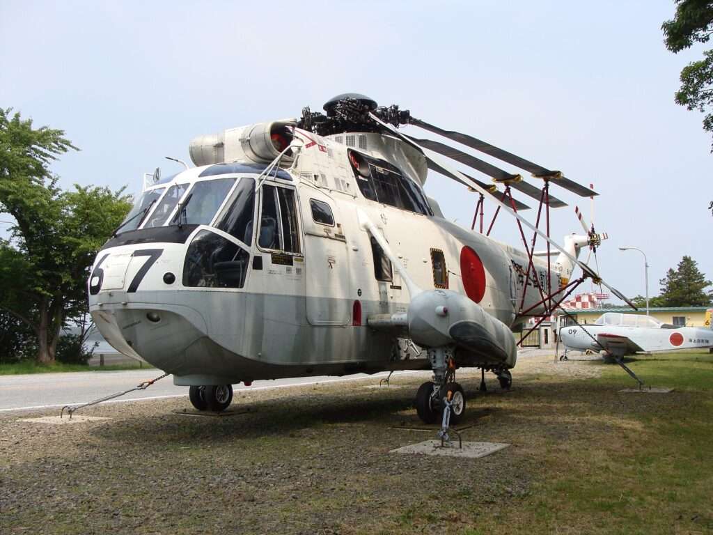 HSS-2B Sea King 8167 de la Fuerza Marítima de Autodefensa de Japón en la base aérea de Ominato