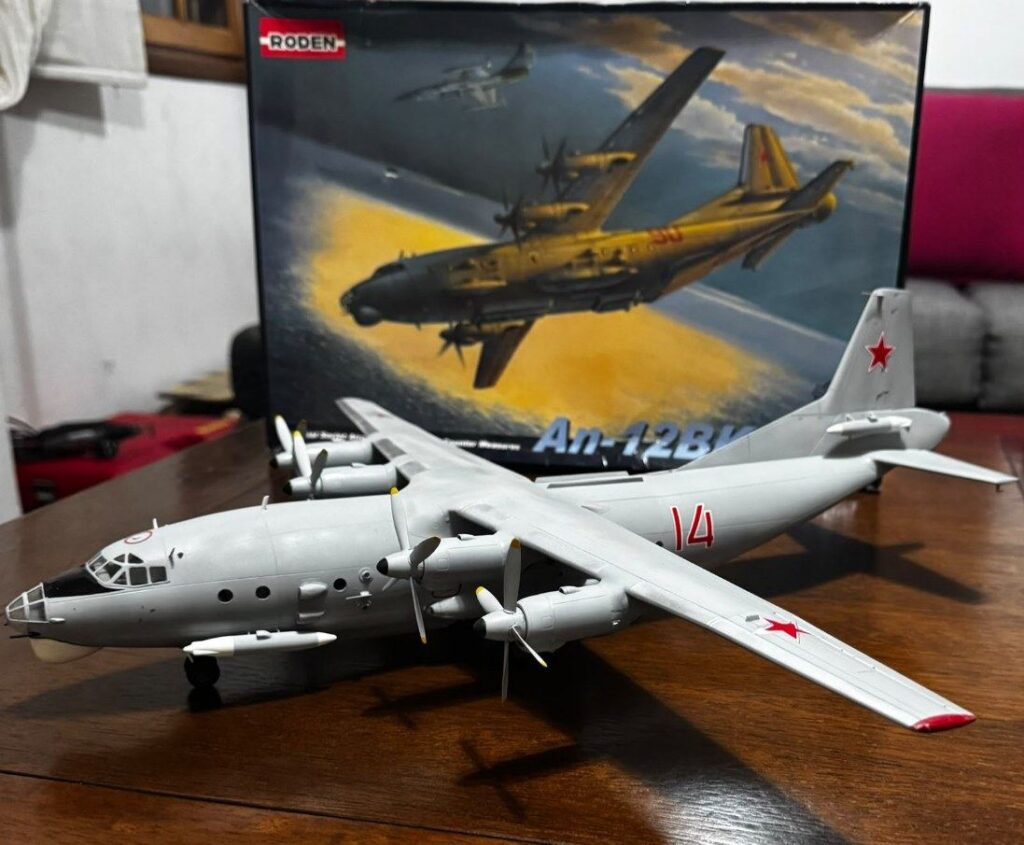 Antonov An-12.